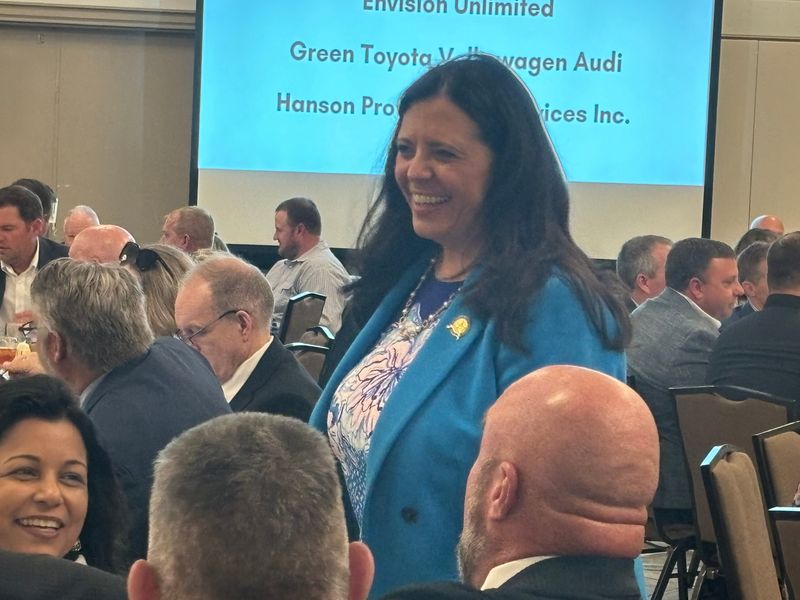 Springfield Mayor Misty Buscher speaks to crowd members before her "State of Greater Springfield" speech at the President Abraham Lincoln Hotel May 19, 2026. The Greater Springfield Chamber of Commerce put on the annual lunchon.