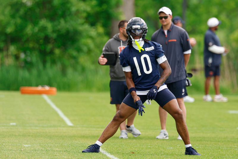 Jun 9, 2026; Lake Forest, IL, USA; Chicago Bears wide receiver Luther Burden III (10) warms up during Chicago Bears Minicamp at Halas Hall. Mandatory Credit: Kamil Krzaczynski-Imagn Images