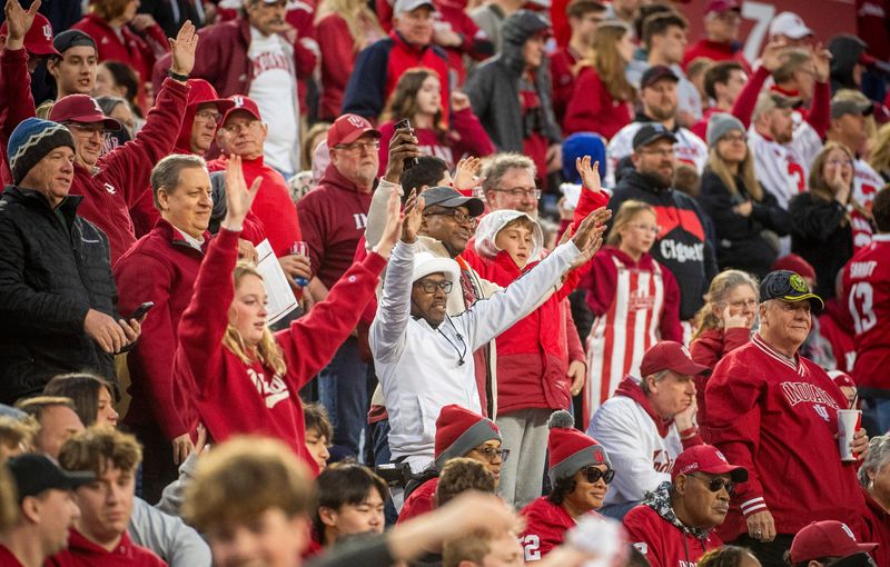 IFans cheer during the Indiana football spring game at Memorial Stadium on Thursday, April 17, 2025.