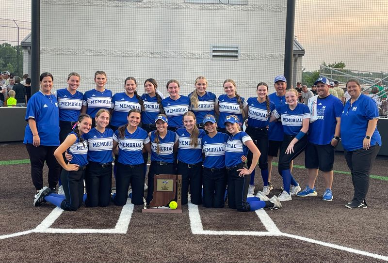 Memorial defeated Jasper 7-3 to win the Class 3A softball regional championship