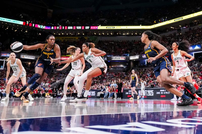 Indiana Fever forward Aliyah Boston (7) drives to the basket Saturday, June 14, 2025, during a game between the Indiana Fever and the New York Liberty at Gainbridge Fieldhouse in Indianapolis. The Indiana Fever defeated the New York Liberty, 102-88.
