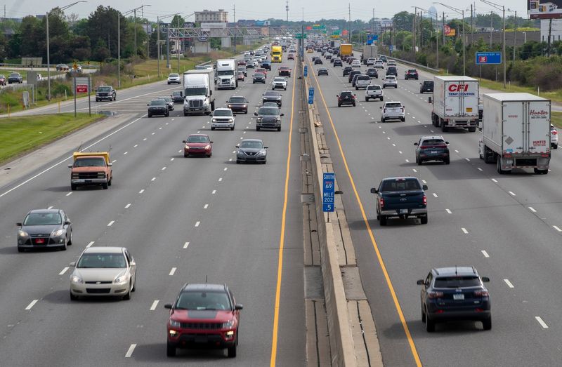 Traffic on an average afternoon, about an hour before the peak of rush hour on Wednesday, May 26, 2021, shows the heavy load of cars on Interstate 69 on the Indianapolis and Fishers city line.Traffic Still Affecting Pollution