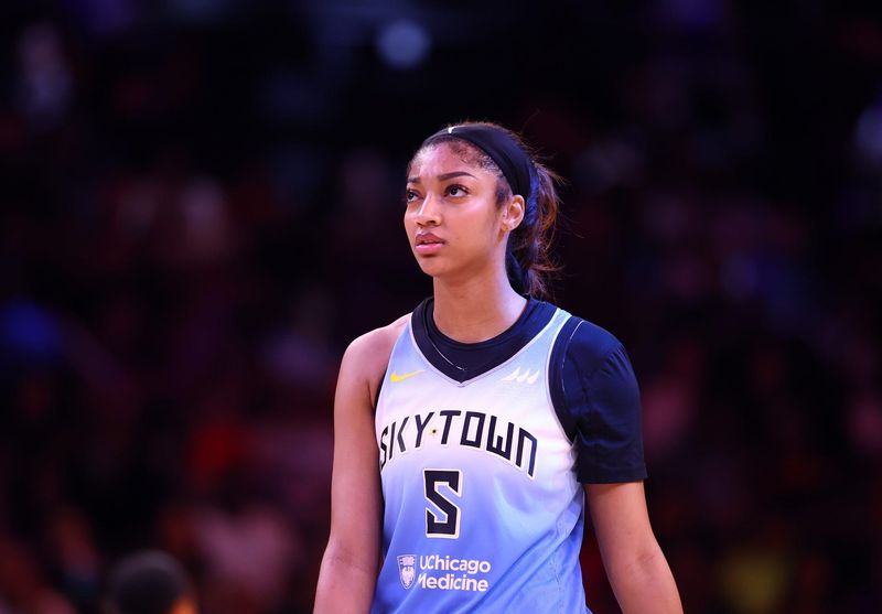 Chicago Sky forward Angel Reese (5) against the Phoenix Mercury at Phx Arena.