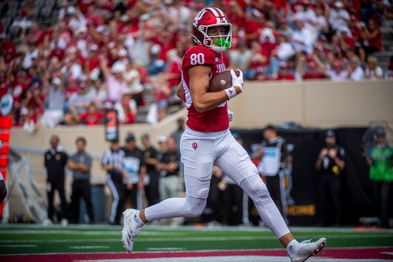 Indiana's Charlie Becker (80) scores a touchdown during the Indiana versus Kennesaw State Big Ten football game at Memorial Stadium on Saturday, Sept. 6, 2025.