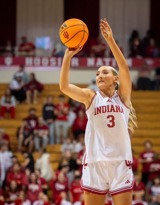 Indiana's Maya Makalusky (3) shoots during the Indiana versus Lipscomb women's basketball game at Simon Skjodt Assembly Hall on Tuesday, Nov. 4, 2025.
