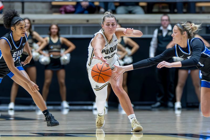 Purdue 5th Year Madison Layden-Zay (33) steals the ball during the NCAA women’s basketball game against the Eastern Illinois Panthers, Thursday Nov. 6, 2025, at Mackey Arena in West Lafayette, Ind.