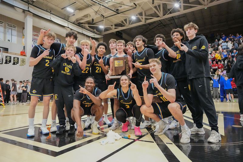 Carmel wins Sectional 8 by defeating Fishers 50-49.