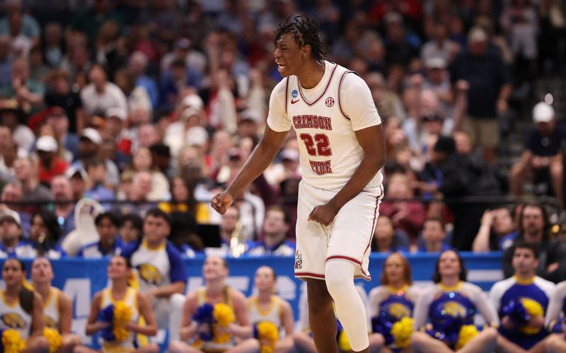 Mar 20, 2026; Tampa, FL, USA; Alabama Crimson Tide forward Aiden Sherrell (22) reacts after a basket in the first half against the Hofstra Pride during a first round game of the men's 2026 NCAA Tournament at Benchmark International Arena. Mandatory Credit: Matt Pendleton-Imagn Images