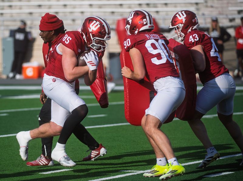 Indiana's Andrew Barker (85) during spring football practice at Memorial Stadium on Thursday, April 9, 2026.