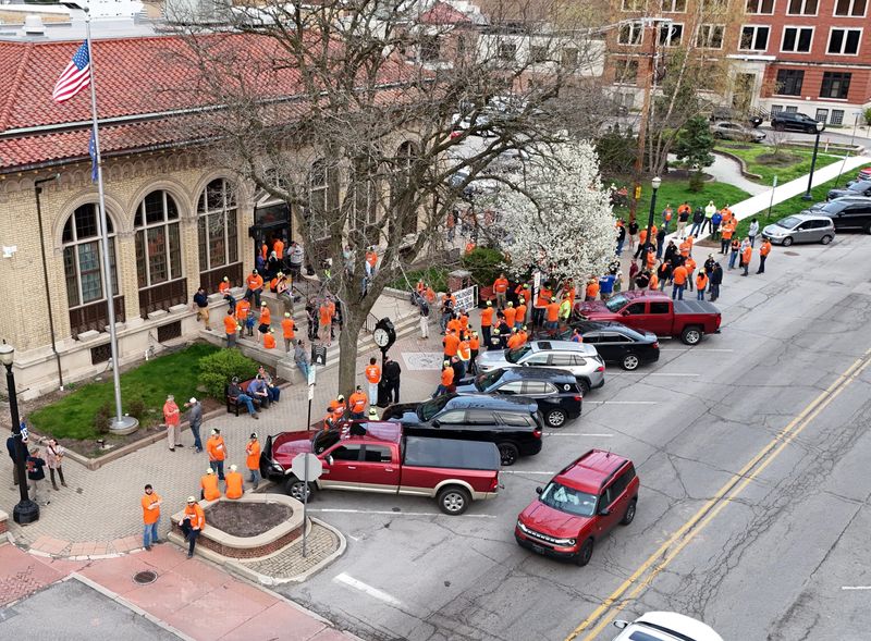 A request to annex land for a Microsoft data center expansion drew a large crowd of mostly supporters at Monday night's LaPorte City Council meeting.