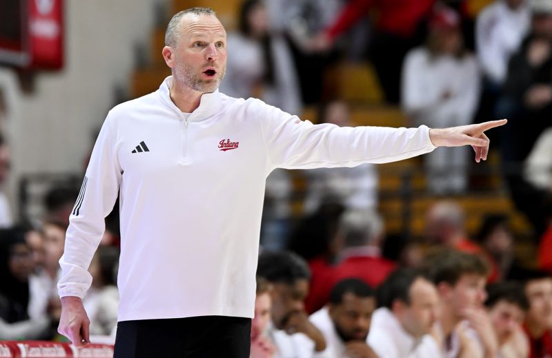 Mar 1, 2026; Bloomington, Indiana, USA; Indiana Hoosiers head coach Darian DeVries instructs his team against the Michigan State Spartans during the second half at Simon Skjodt Assembly Hall. Mandatory Credit: Robert Goddin-Imagn Images