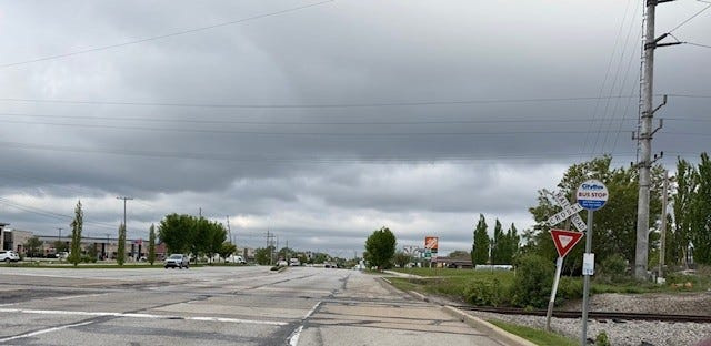 Lafayette officials on Thursday approved a contract for work on the bumpy intersection of railroad tracks with South Street east of the intersection with Sagamore Parkway.