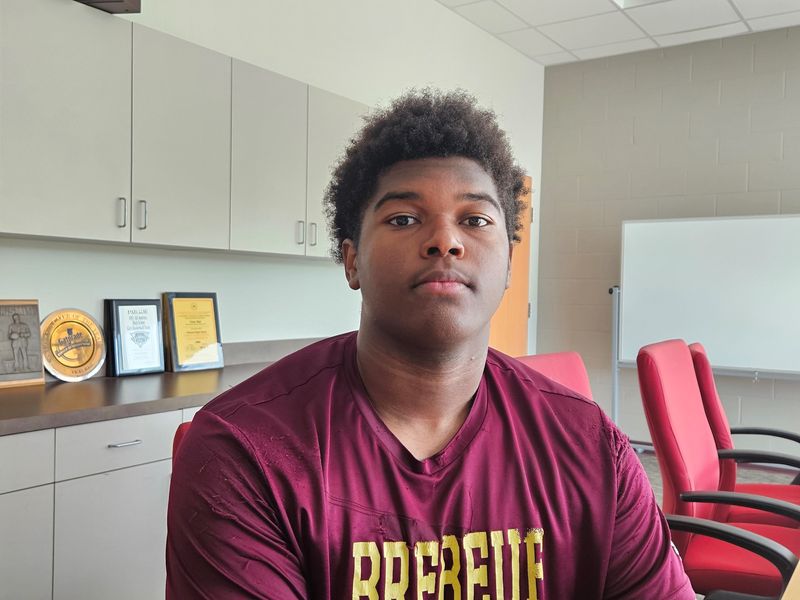 Brebeuf Jesuit offensive lineman Krystian Oakley has dropped more than 40 pounds and watched his recruitment take off.