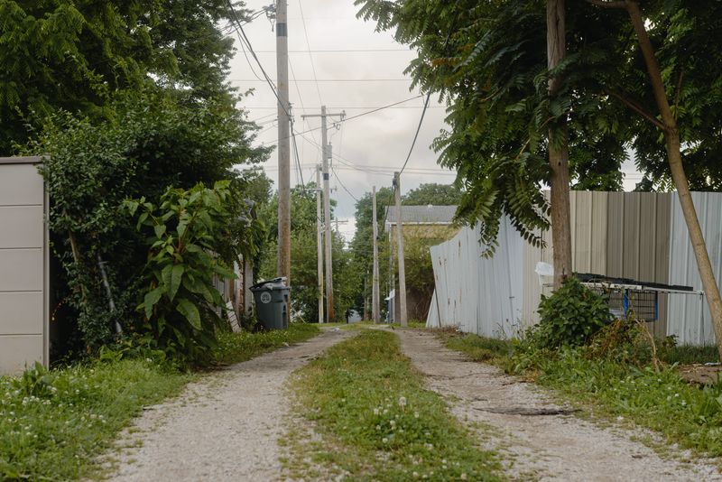 The alleyway behind 214 E. Florida St., where Evansville police say 18-year-old Bradin Gunther shot and wounded a man during an overnight dispute, as seen on Wednesday, May 27, 2026.