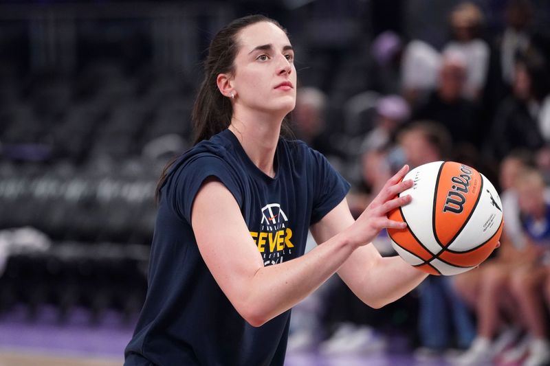 May 28, 2026; San Francisco, California, USA; Indiana Fever guard Caitlin Clark (22) warms up before the game against the Golden State Valkyries at Chase Center. Mandatory Credit: David Gonzales-Imagn Images