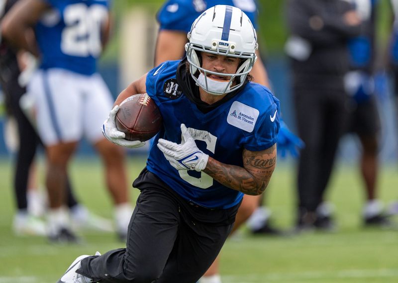 Indianapolis Colts wide receiver Anthony Gould (6) pulls in a pass Monday, June 1, 2026, during practice at the Indiana Farm Bureau Football Center.