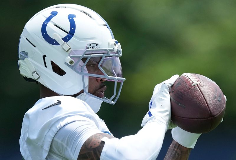 Indianapolis Colts safety Jonathan Owens (38) catches a ball during the teamâ€™s veteran minicamp Tuesday, June 9, 2026, at the Indiana Farm Bureau Football Center in Indianapolis.