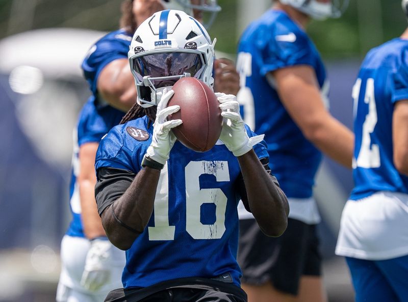 Indianapolis Colts wide receiver Ashton Dulin (16) pulls in a catch Wednesday, June 10, 2026, during minicamp at Indiana Farm Bureau Football Center in Indianapolis.