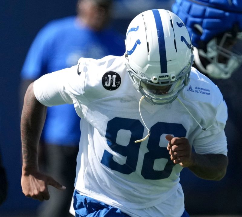 Indianapolis Colts defensive end Arden Key (98) warms up during the teamâ€™s minicamp Thursday, June 11, 2026, at the Indiana Farm Bureau Football Center in Indianapolis.