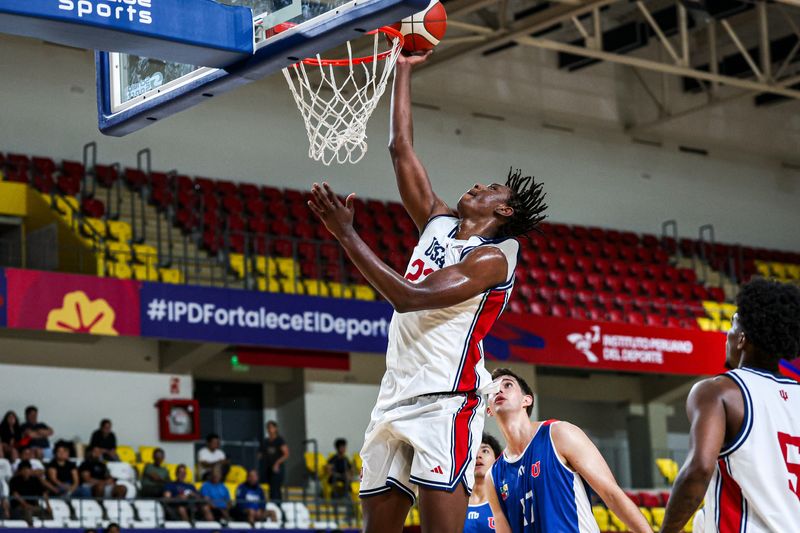 Indiana basketball forward Aiden Sherrell scores a layup against Chile in the FISU America Games on July 25, 2026.