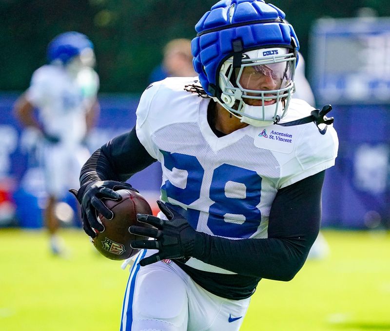 Indianapolis Colts running back Jonathan Taylor (28) makes a catch during Colts Camp Salute to Service day at Grand Park on Saturday, Aug. 8, 2026, in Westfield, Ind.