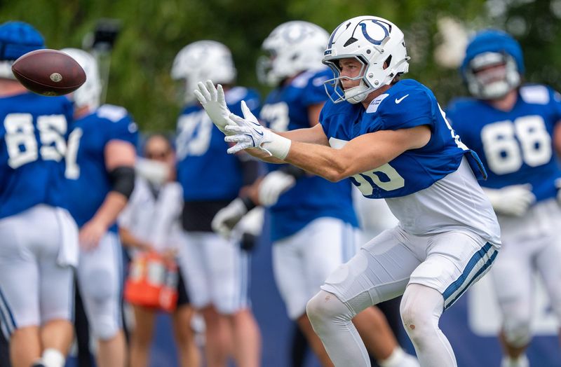 Indianapolis Colts tight end Will Mallory (86) pulls in a pass Wednesday, Aug. 19, 2026, during a joint practice with the Atlanta Falcons at Grand Park in Westfield.