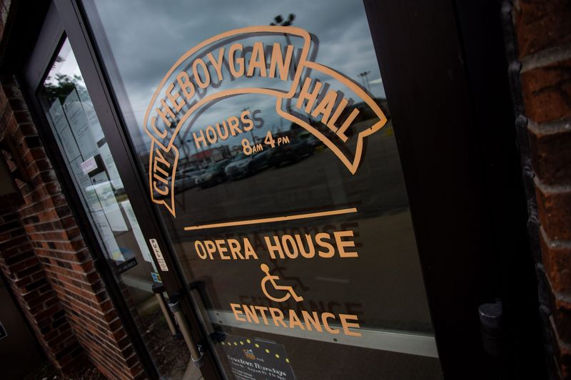 The city of Cheboygan is accepting applications from residents interested in temporarily filling the council seat of Diane Mills.