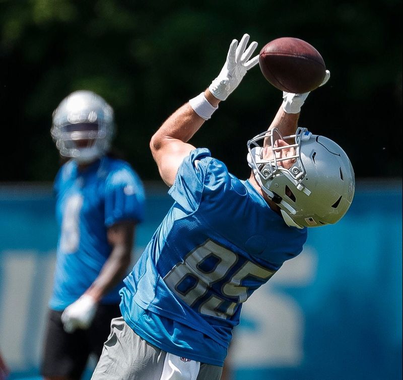 Detroit Lions wide receiver Tom Kennedy (85) tries to make a catch during OTAs at Detroit Lions headquarters in Allen Park on Thursday, June 1, 2023.