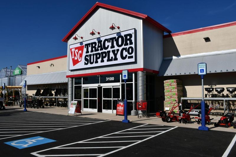 Tractor Supply Company plans to open a new store in January 2026 in Mansfield.