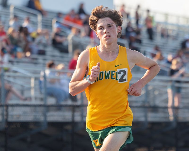 Howell's Jack MacGregor won the 1,600-meter run at the Saginaw Valley State University Indoor Invitational.
