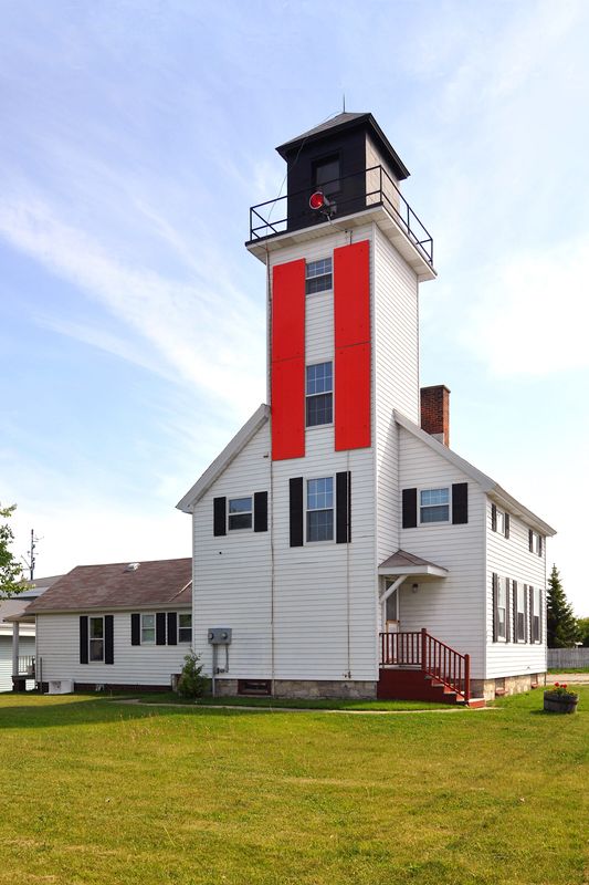 The Great Lakes Lighthouse Keepers Association is currently seeking those interested in signing up as volunteer lighthouse keepers for the summer and fall seasons at the Front Range Lighthouse in Cheboygan.
