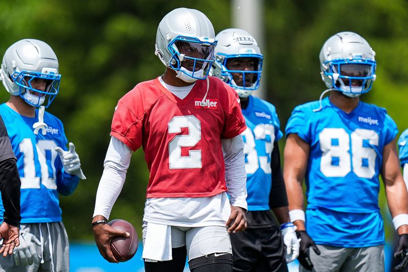 Detroit Lions quarterback Hendon Hooker (2) watches practice during OTA at Meijer Performance Center in Allen Park on Friday, May 30, 2025.