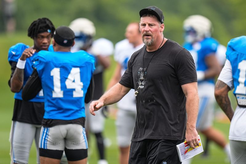 Detroit Lions head coach Dan Campbell watches practice during training camp at Meijer Performance Center in Allen Park on Saturday, July 26, 2025.