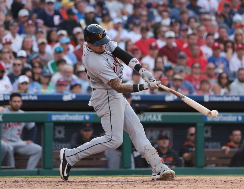 Detroit Tigers outfielder Javier Baez (28) hits a two RBI triple against the Philadelphia Phillies during the eighth inning at Citizens Bank Park in Philadelphia on Saturday, Aug. 2, 2025.