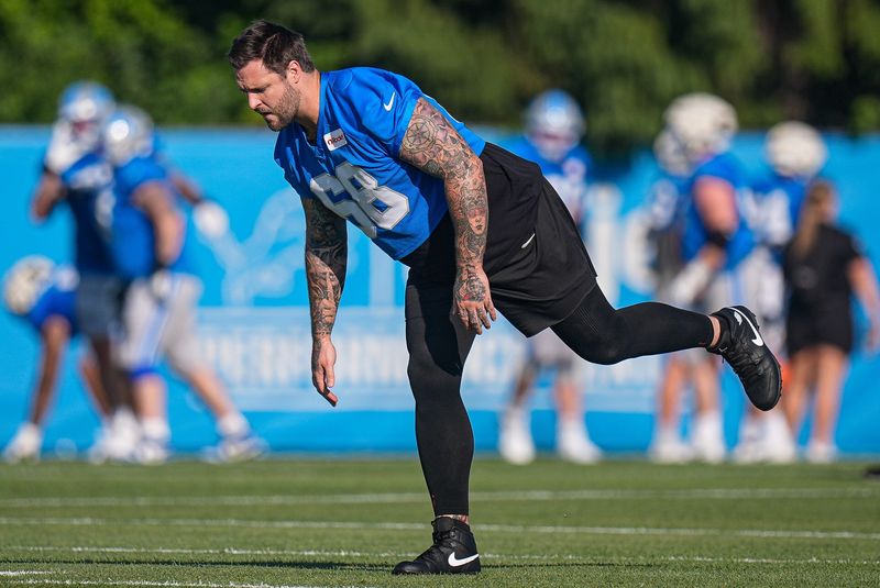 Detroit Lions offensive tackle Taylor Decker (68) practices during training camp at Meijer Performance Center in Allen Park on Monday, July 28, 2025.