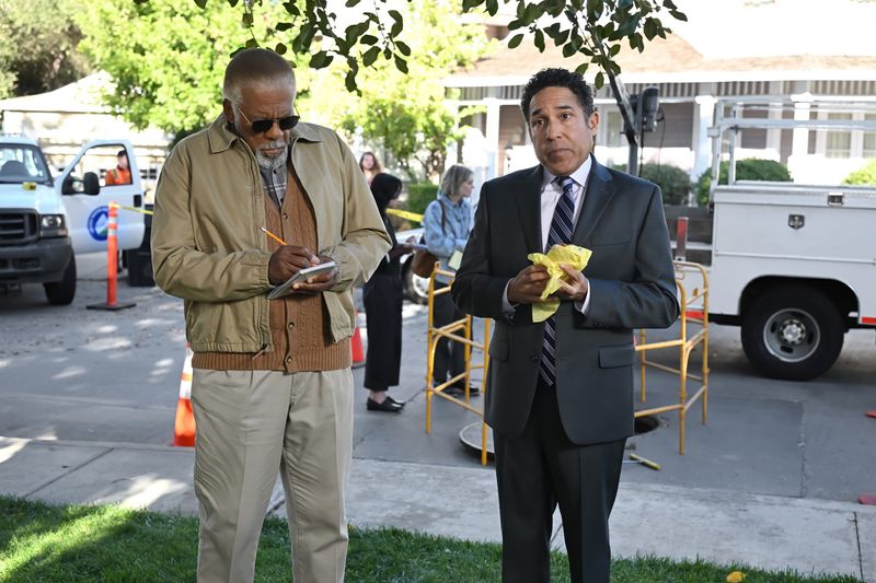Duane Shepard Sr. as Barry, Oscar Nunez as Oscar in a scene from Peacock's upcoming series "The Paper."
