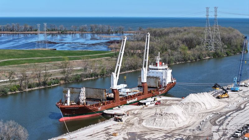 The M/V Hudsongracht discharges project cargo at the Port of Monroe in April 2025.