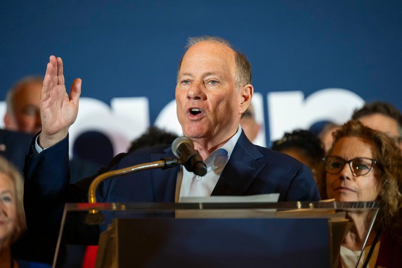 Former Detroit Mayor Mike Duggan's independent campaign for governor lost ground in a new statewide poll of likely voters commissioned by the Detroit Regional Chamber.