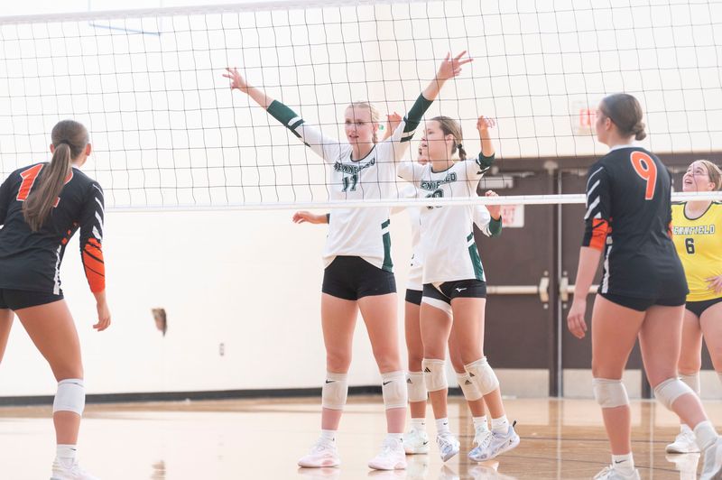 Pennfield players set up during the Cereal City volleyball tournament at Lakeview High School on Saturday, Sept. 6, 2025.
