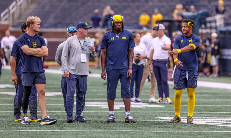 Bryce Underwood, Chip Lindsey and the quarterbacks