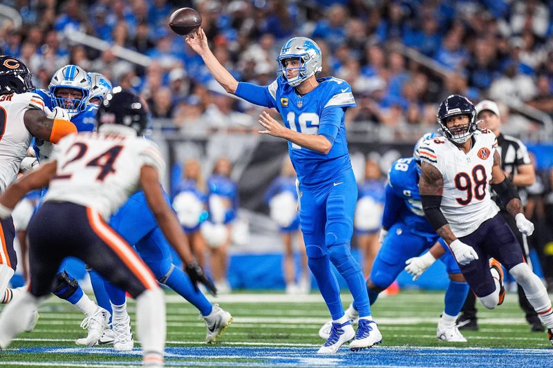Detroit Lions quarterback Jared Goff (16) makes a pass against Chicago Bears during the first half at Ford Field in Detroit on Sunday, Sept. 14, 2025.