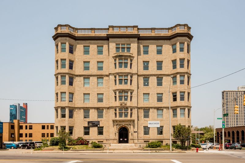 The Palms Apartments at 1001 E. Jefferson is newly renovated.