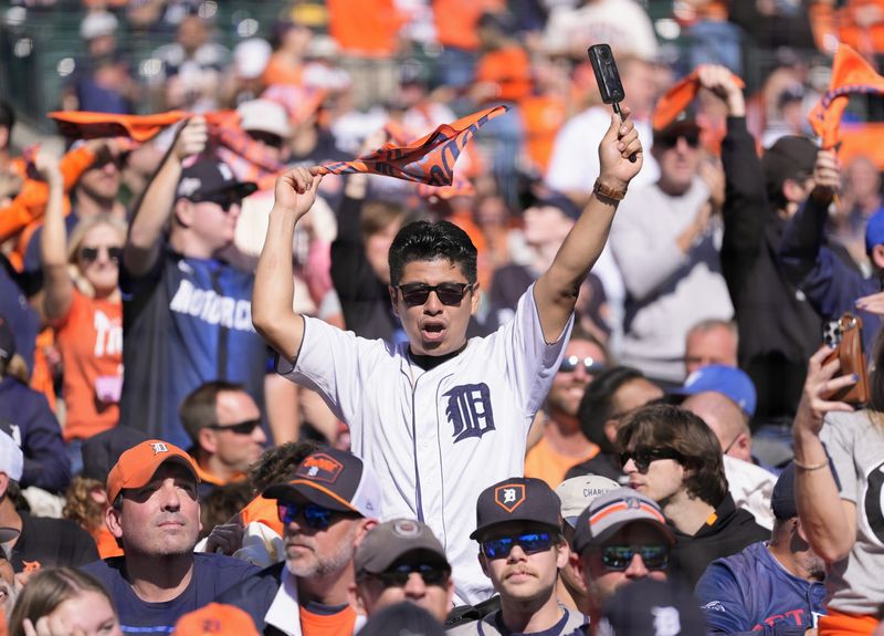 Tigers fans cheer on an during Game 4 of ALDS at Comerica Park in Detroit on Wednesday, Oct. 8, 2025
