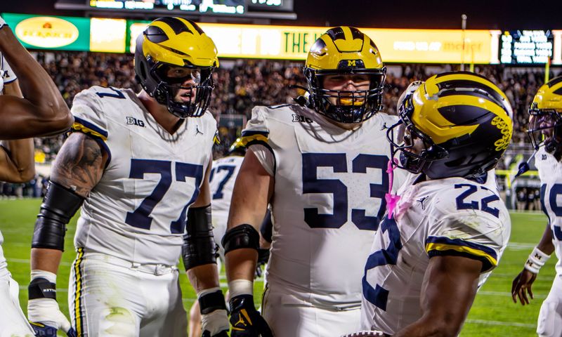 Blake Frazier and Jake Guarnera, Michigan football offensive linemen