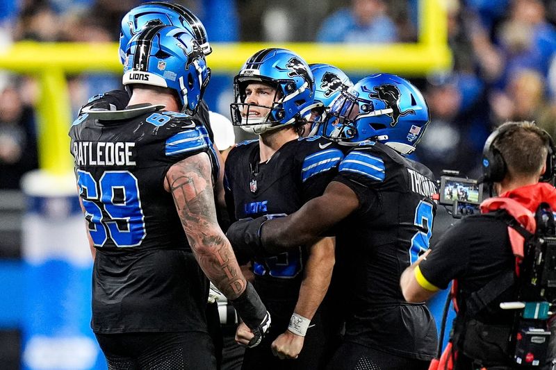 Detroit Lions place kicker Jake Bates (39) celebrates a field goal against New York Giants during the second half at Ford Field in Detroit on Sunday, Nov. 23, 2025.