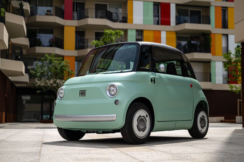 Fiat is bringing its tiny beach cruiser, the Topolino, to the United States market.