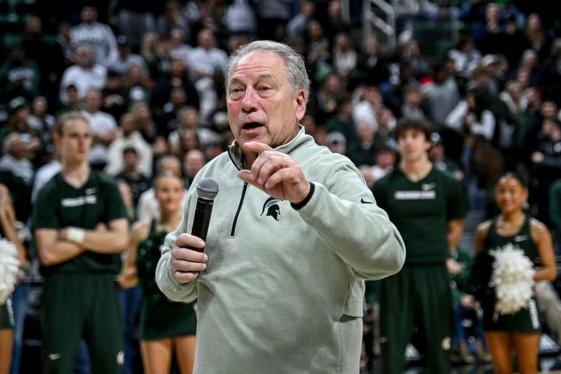 Michigan State's head coach Tom Izzo thanks the alumni Izzone for supporting the Spartans in the victory over USC on Monday, Jan. 5, 2026, at the Breslin Center in East Lansing.