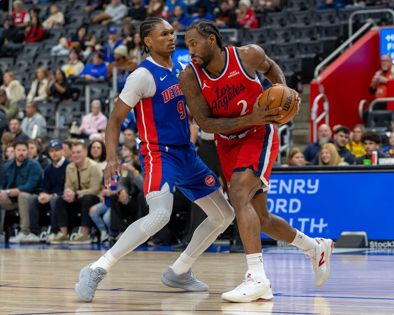Pistons forward Ausar Thompson defends Clippers forward Kawhi Leonard during the first quarter at Little Caesars Arena in Detroit on Saturday, Jan. 10, 2026.