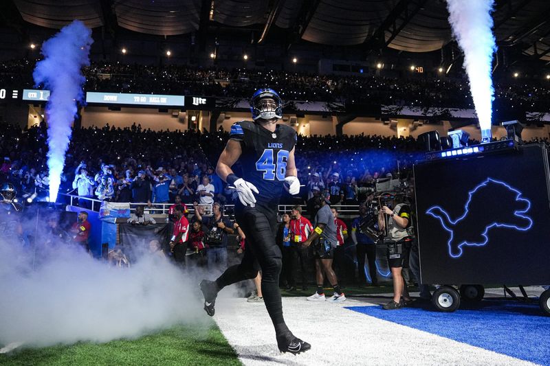 Detroit Lions linebacker Jack Campbell (46) runs onto the field for first half against Tampa Bay Buccaneers at Ford Field in Detroit on Monday, Oct. 20, 2025.