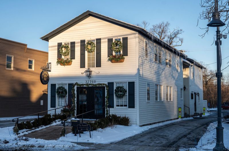 The sun sets on The Franklin Oyster Bar & Eatery in Franklin on Friday, Jan. 23, 2026.